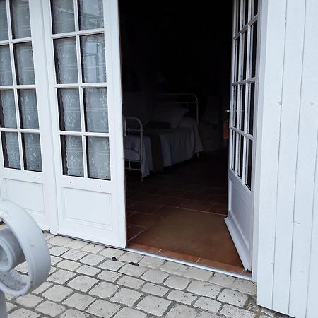 Domaine Les Galards Bed & Breakfast Le Garde Exterior photo