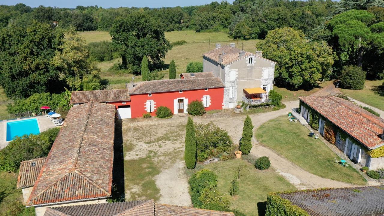 Domaine Les Galards Bed & Breakfast Le Garde Exterior photo