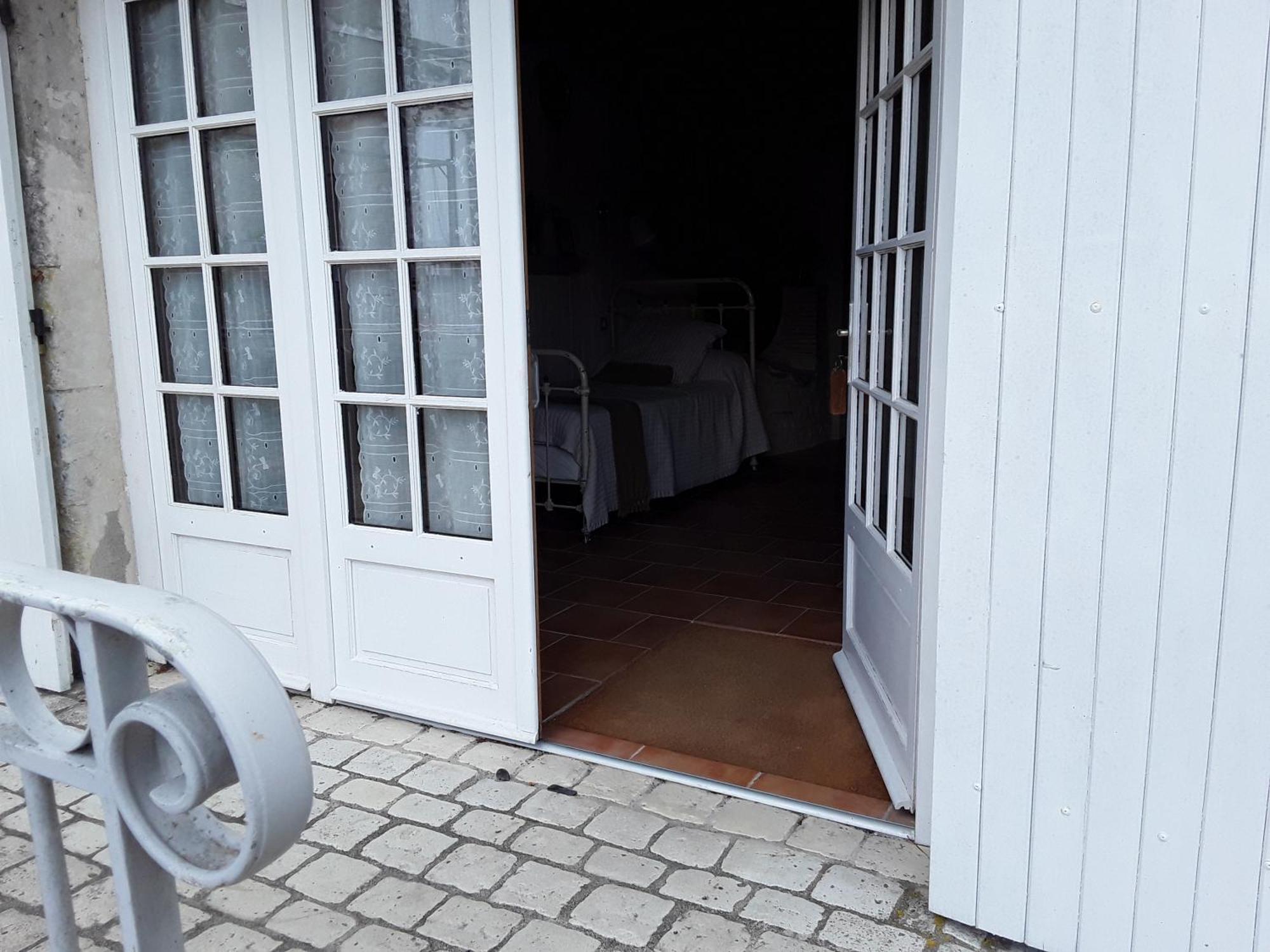 Domaine Les Galards Bed & Breakfast Le Garde Exterior photo